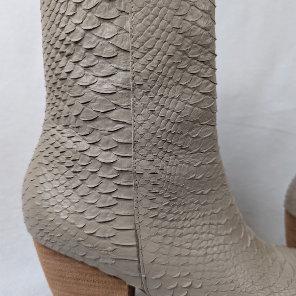 MATISSE Caty Taupe Python Embossed Leather Western Pointed Toe Boots 8.5 - Picture 11 of 11